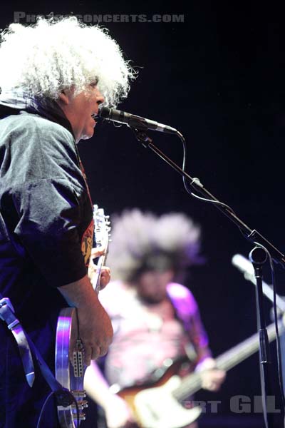 THE MELVINS - 2012-05-26 - PARIS - Espace Charlie Parker - Grande Halle - Jared Warren - Roger Osborne